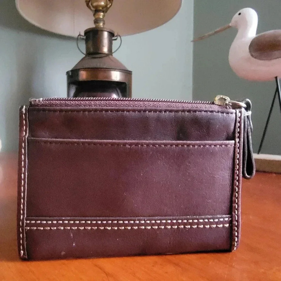 Coach Hamptons Embossed Stitched Signature Brown Leather Card Case with Keyring - Picture 3 of 14